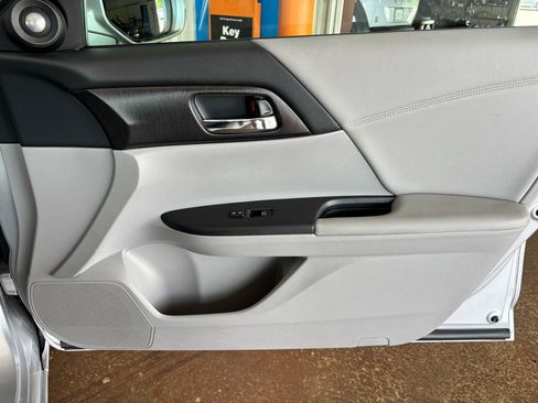 Used 2014 Honda Accord EX-L image 25
