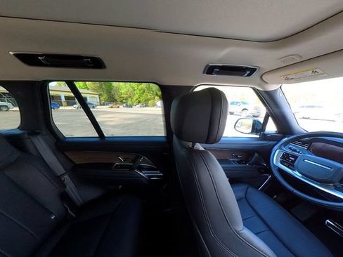 Used 2025 Land Rover Range Rover SE AWD/4WD image 35