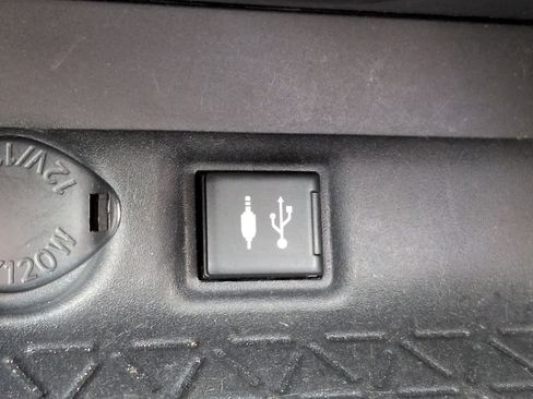 Used 2019 Toyota RAV4 LE w/ All Weather Liner Package AWD/4WD image 20