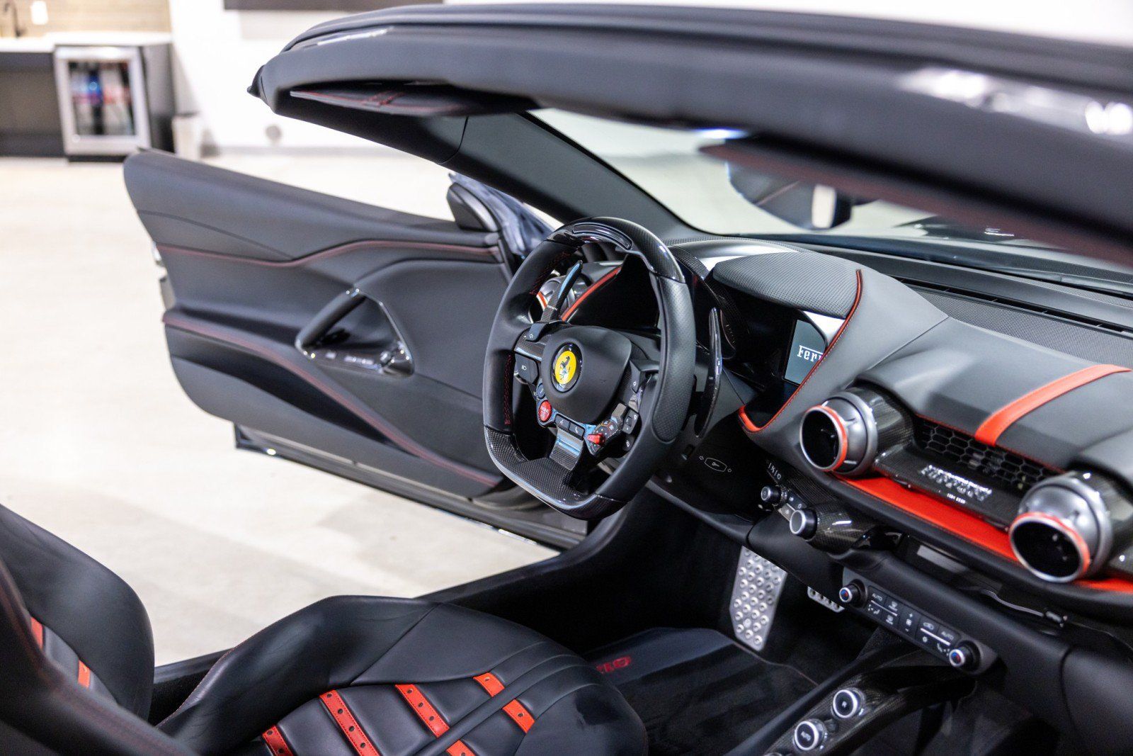 Used 2021 Ferrari 812 GTS RWD image 34