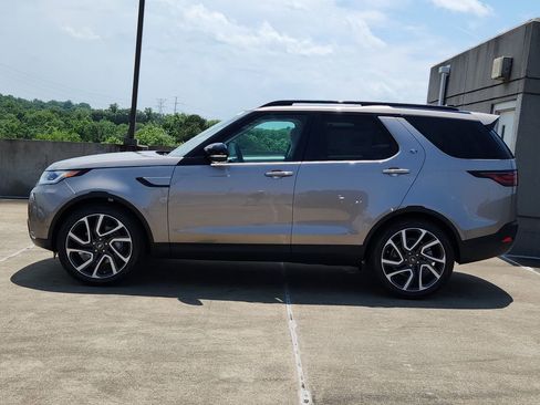 Used 2025 Land Rover Discovery S AWD/4WD image 6