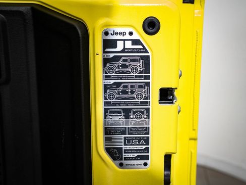 Used 2024 Jeep Wrangler Unlimited w/ LED Headlamp & Fog Lamp Group image 18