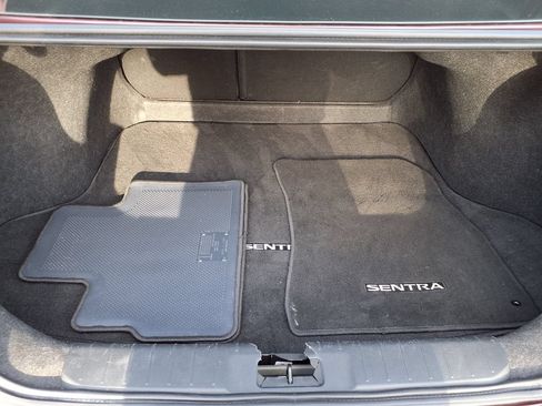 Used 2025 Nissan Sentra SV FWD image 10