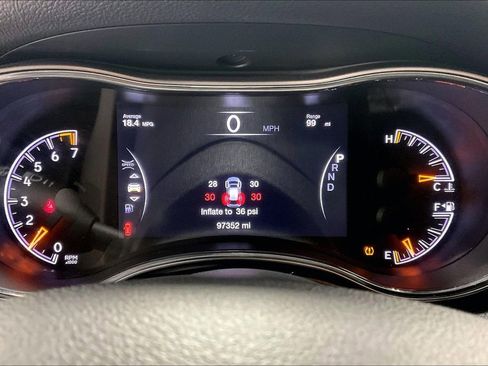 Used 2019 Jeep Grand Cherokee Altitude image 26