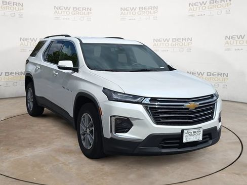 Used 2023 Chevrolet Traverse LT AWD/4WD image 7