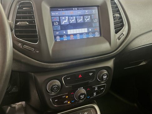Used 2019 Jeep Compass Latitude w/ Popular Equipment Group AWD/4WD image 23