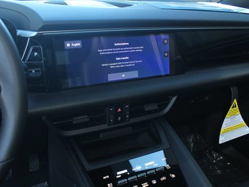 New 2026 Porsche Macan 4 Electric AWD/4WD image 17