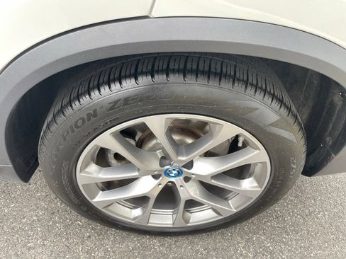 Used 2025 BMW X5 xDrive50e AWD/4WD image 12