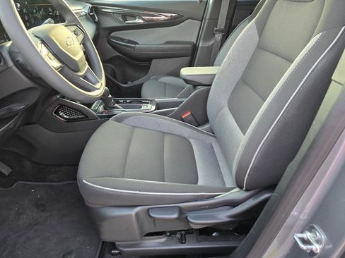 Used 2025 Chevrolet TrailBlazer LT w/ Driver Confidence Package image 10