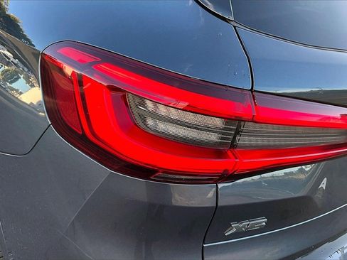 Used 2020 BMW X5 M50i w/ Premium Package image 27