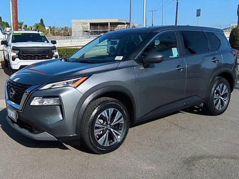 Used 2023 Nissan Rogue SV FWD image 4