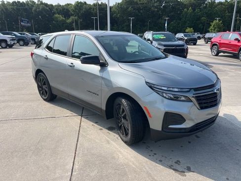 Used 2024 Chevrolet Equinox LS w/ LS Convenience Package FWD image 8