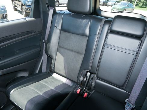 Used 2022 Jeep Grand Cherokee Laredo X AWD/4WD image 12