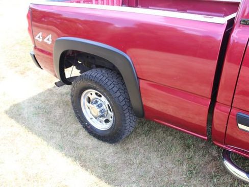 Used 2004 Chevrolet Silverado 2500 LT AWD/4WD image 8