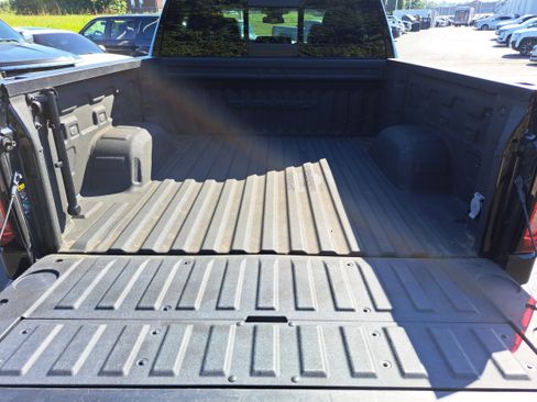 Used 2022 GMC Sierra 1500 Denali image 8