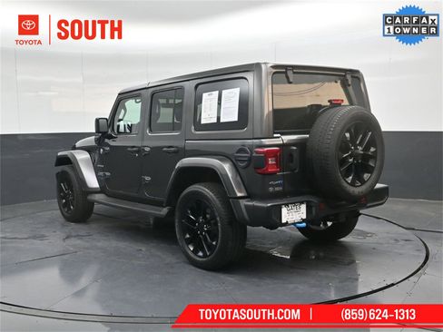 Used 2022 Jeep Wrangler Unlimited Sahara image 8