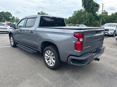 Used 2020 Chevrolet Silverado 1500 Custom w/ Custom Value Package AWD/4WD image 3