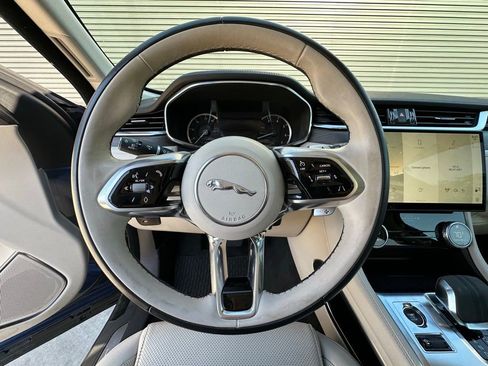 Used 2023 Jaguar F-PACE S image 15