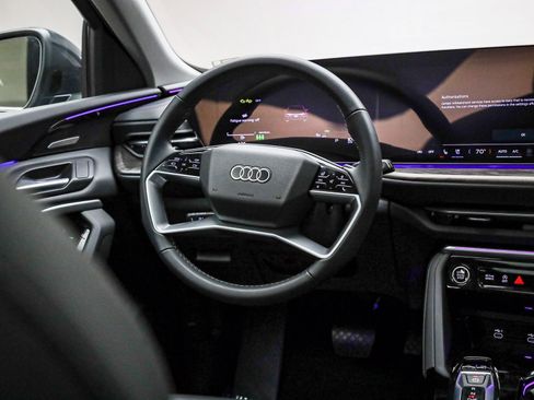 Certified 2025 Audi Q5 2.0T Premium Plus w/ Premium Plus image 17