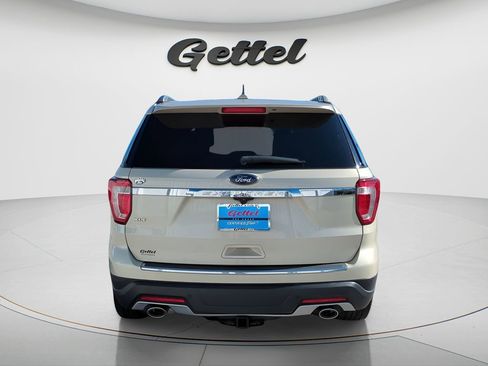 Used 2018 Ford Explorer XLT w/ Equipment Group 202A image 6