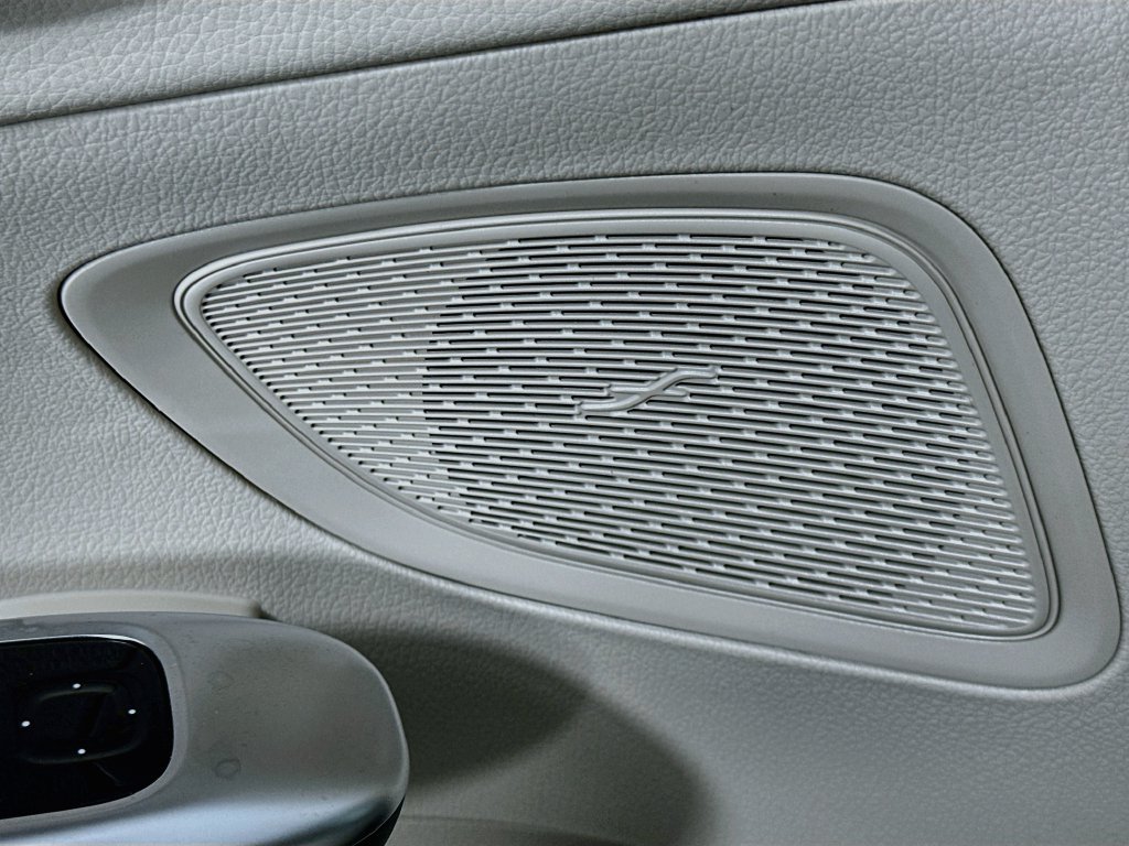 Used 2024 Mercedes-Benz C 300 Sedan image 18