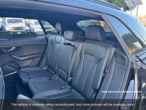 Used 2022 Audi Q8 Premium Plus w/ Premium Plus Package AWD/4WD image 11