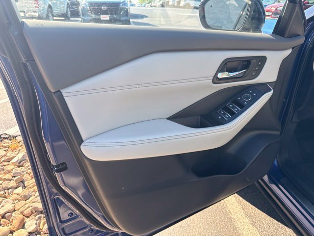 Used 2023 Nissan Rogue SL w/ SL Premium Package AWD/4WD image 14