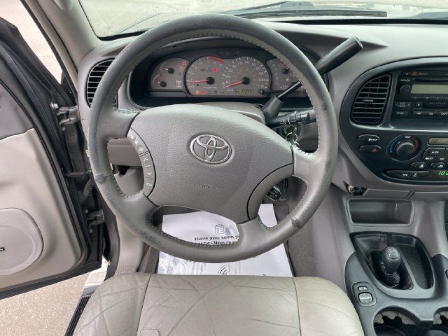 Used 2004 Toyota Sequoia SR5 w/ Preferred Pkg AWD/4WD image 23