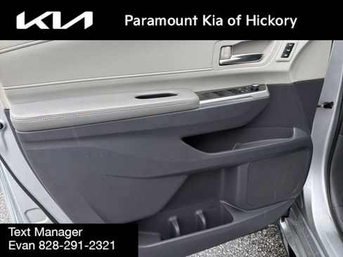 Used 2021 Toyota Sienna Limited FWD image 17