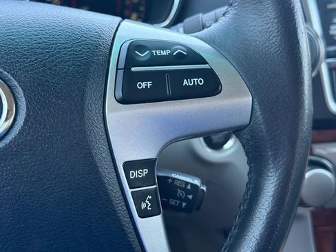 Used 2013 Toyota Highlander Limited FWD image 28