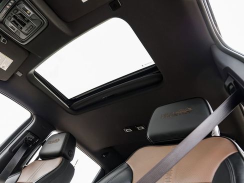 Used 2024 Chevrolet Silverado 2500 High Country w/ High Country Premium Package image 26