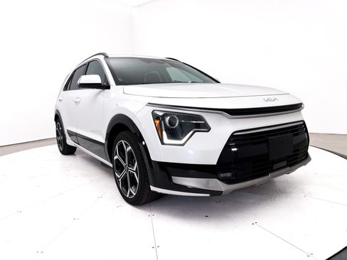 Used 2023 Kia Niro EX Touring FWD image 12