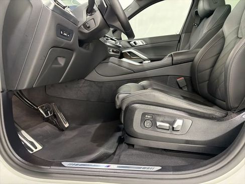 Certified 2024 BMW X6 xDrive40i w/ Executive Package image 14