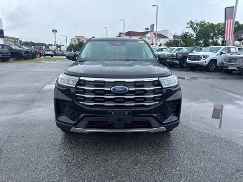Used 2026 Ford Explorer Active AWD/4WD image 2