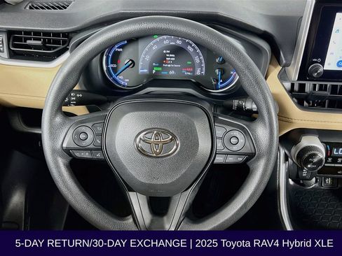 Used 2025 Toyota RAV4 XLE AWD/4WD image 14
