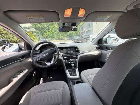 Used 2020 Hyundai Elantra SE FWD image 4