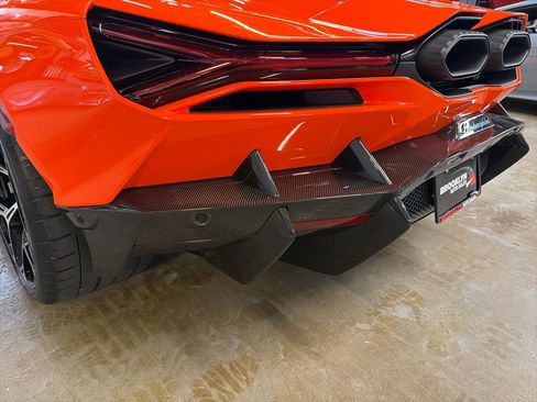 Used 2024 Lamborghini Revuelto image 19