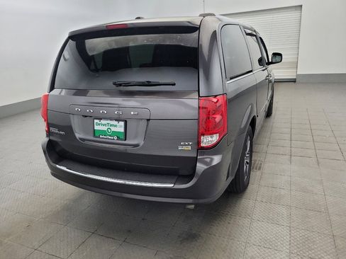 Used 2017 Dodge Grand Caravan SXT FWD image 7