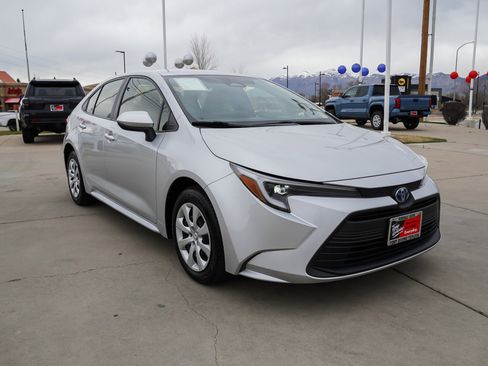 Certified 2024 Toyota Corolla LE image 2