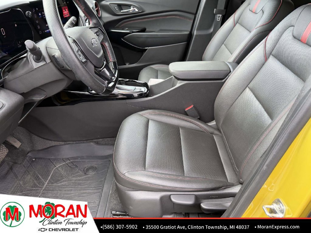 Used 2025 Chevrolet Trax RS w/ Driver Confidence Package FWD image 18