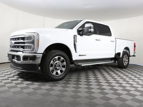 Used 2023 Ford F250 Lariat w/ Chrome Package image 1