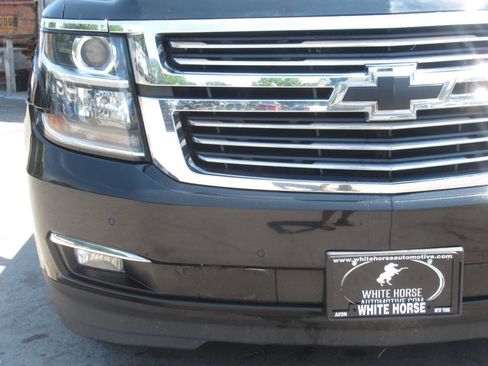Used 2018 Chevrolet Tahoe Premier AWD/4WD image 3