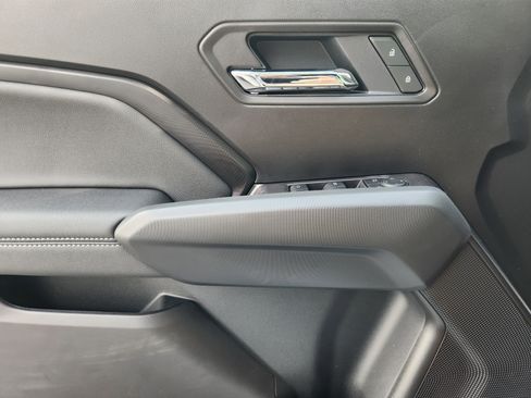 New 2025 Chevrolet Colorado LT w/ LT Convenience Package image 16
