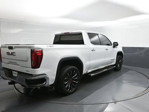 Used 2023 GMC Sierra 1500 SLT w/ X31 Off-Road Package AWD/4WD image 8