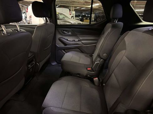 Used 2023 Chevrolet Traverse LT AWD/4WD image 16
