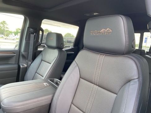 New 2026 Chevrolet Silverado 1500 High Country AWD/4WD image 15