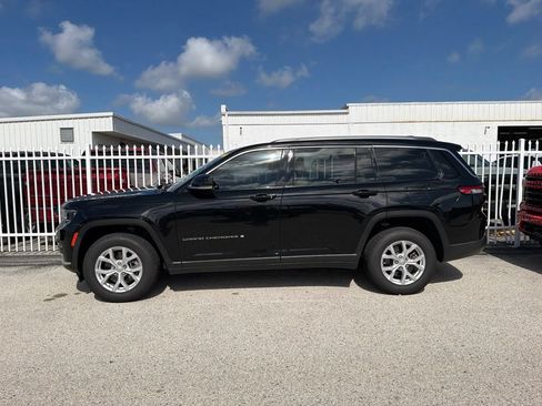 Used 2023 Jeep Grand Cherokee L Limited RWD image 3