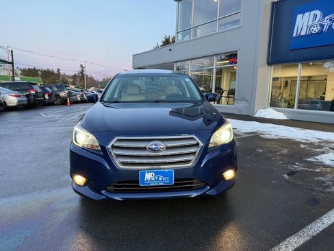 Used 2017 Subaru Legacy 2.5i Limited image 3