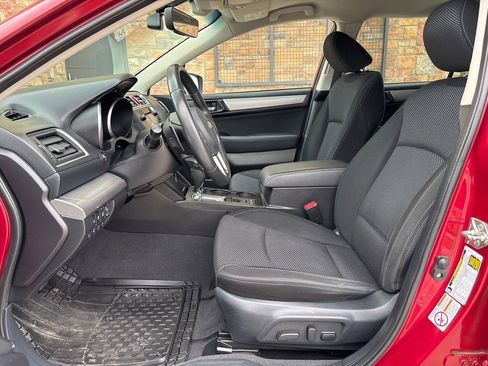 Used 2017 Subaru Outback 2.5i Premium image 11