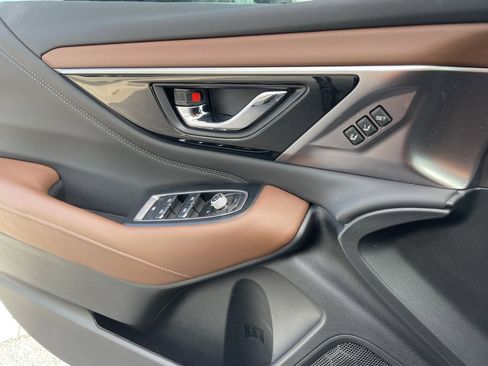 Used 2025 Subaru Outback Touring XT image 19